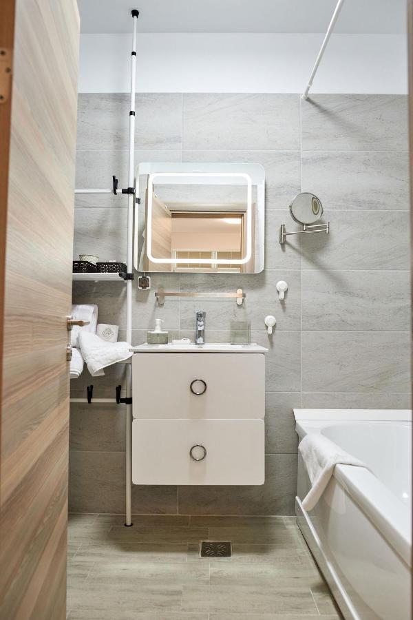 Crystal 26 Apartment - Spa Pool Beach Resort Неводарі Екстер'єр фото